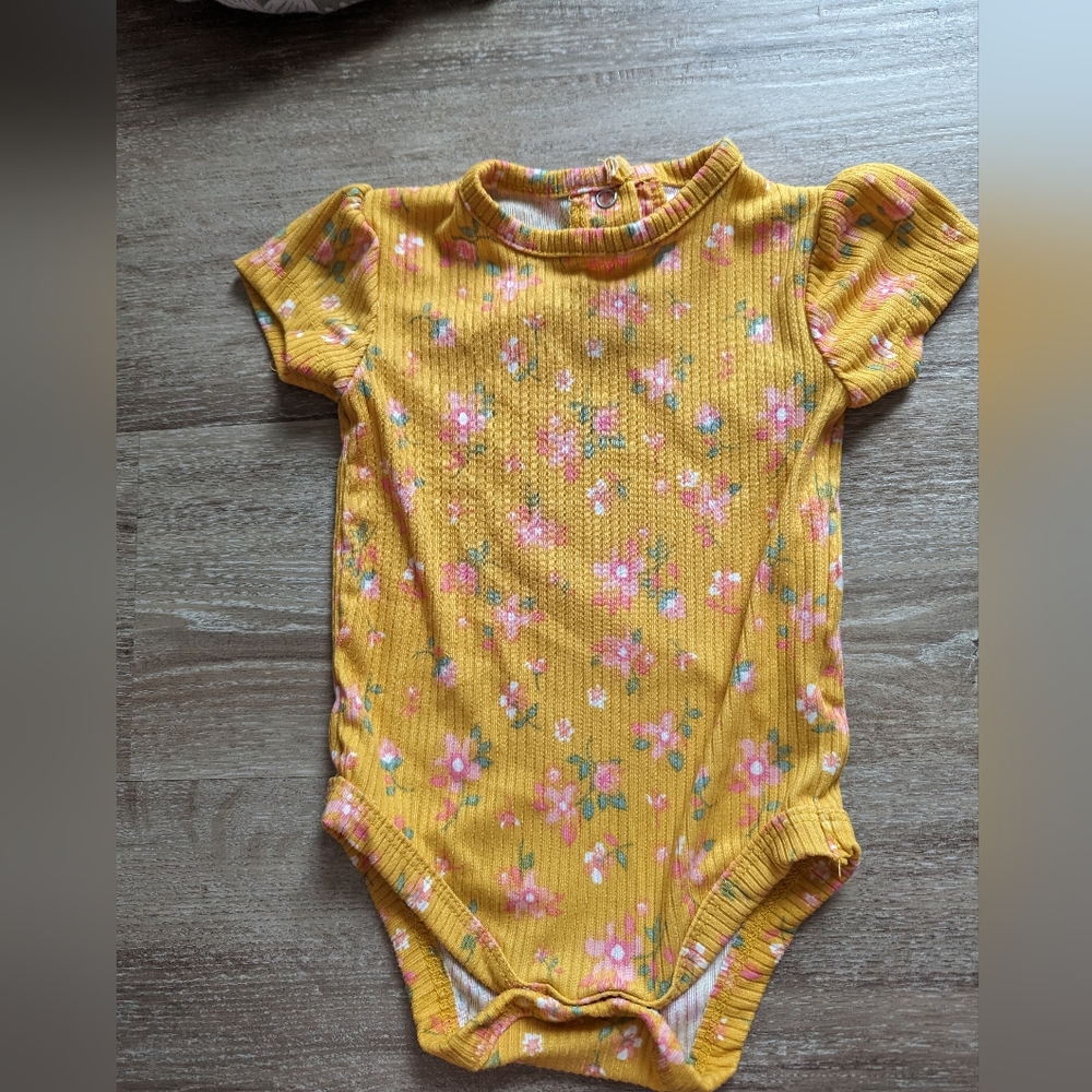 2/$10 Nwot floral pinafore set - Picture 5 of 11
